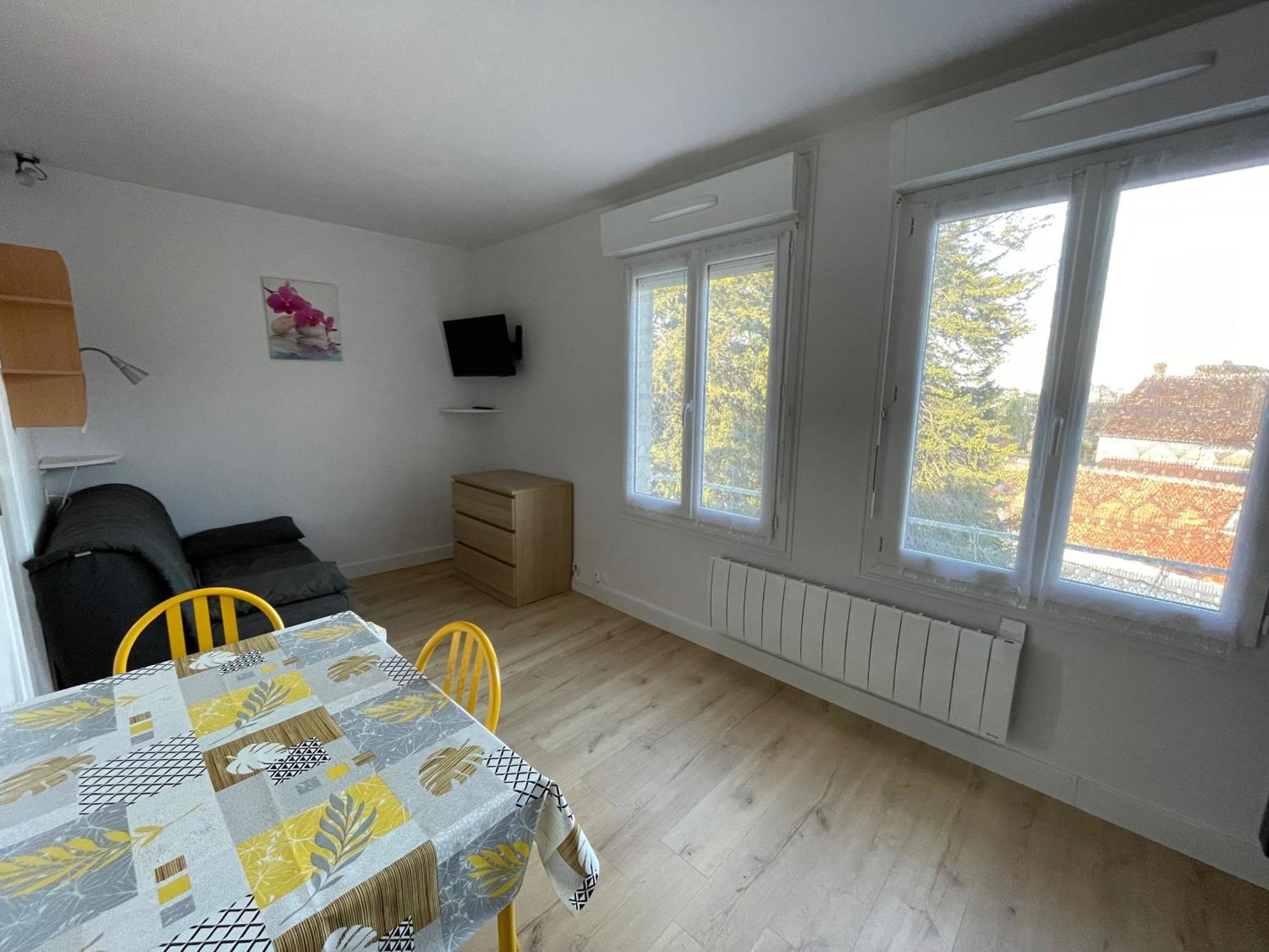 Meuble De Tourisme Dans Parc Arbore 1000M2 - Sejour-La-Roche Eperon La Roche-Posay Chambre photo