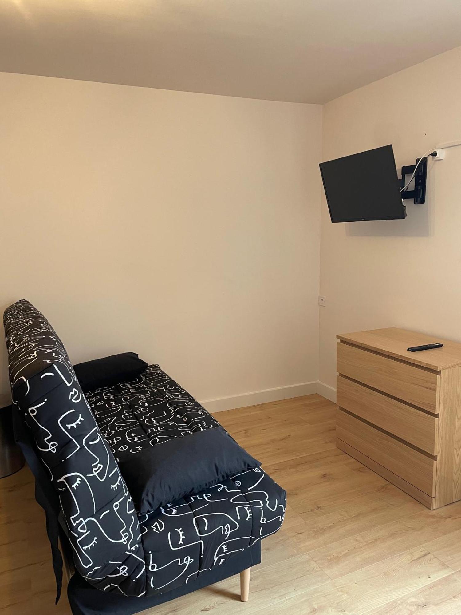 Meuble De Tourisme Dans Parc Arbore 1000M2 - Sejour-La-Roche Eperon La Roche-Posay Chambre photo