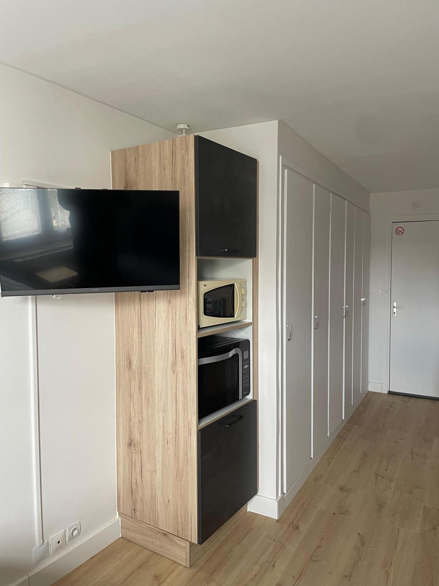 Meuble De Tourisme Dans Parc Arbore 1000M2 - Sejour-La-Roche Eperon La Roche-Posay Chambre photo
